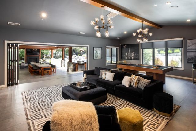 140 Twin Oaks Drive, Los Gatos, CA 95032
