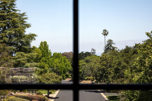 140 Twin Oaks Drive, Los Gatos, CA 95032