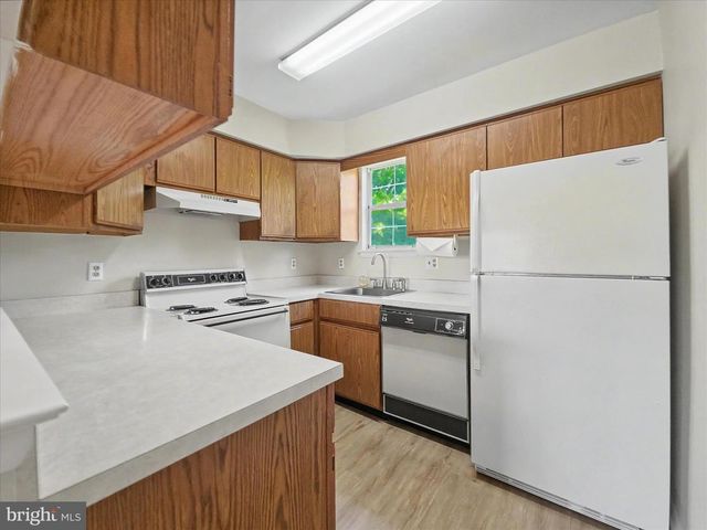 1306 FAIRBOURNE CT, Lansdale, PA 19446