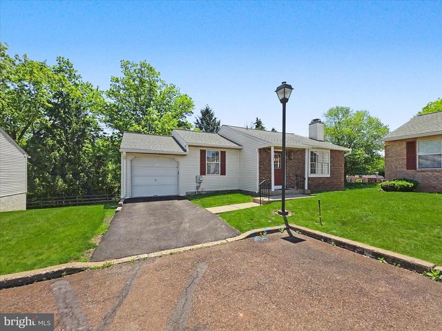 1306 FAIRBOURNE CT, Lansdale, PA 19446