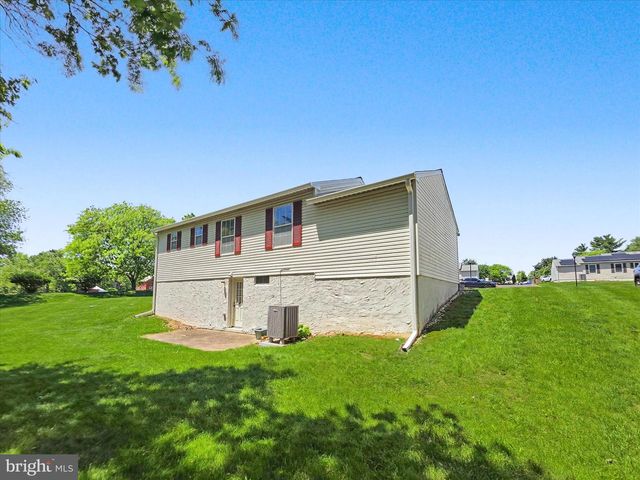 1306 FAIRBOURNE CT, Lansdale, PA 19446