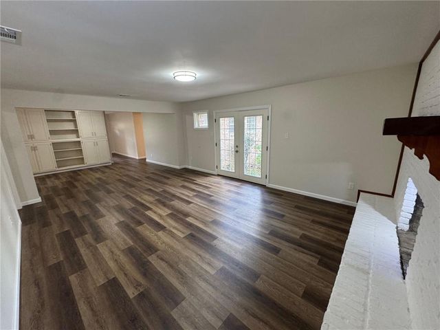 11830 Old Moffat Road, Wilmer, AL 36587