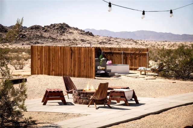 80322 Mesa Drive, 29 Palms, CA 92277