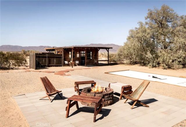 80322 Mesa Drive, 29 Palms, CA 92277