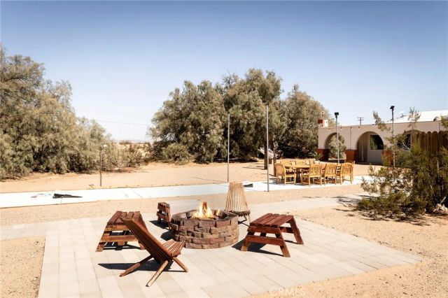 80322 Mesa Drive, 29 Palms, CA 92277