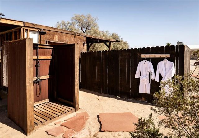 80322 Mesa Drive, 29 Palms, CA 92277