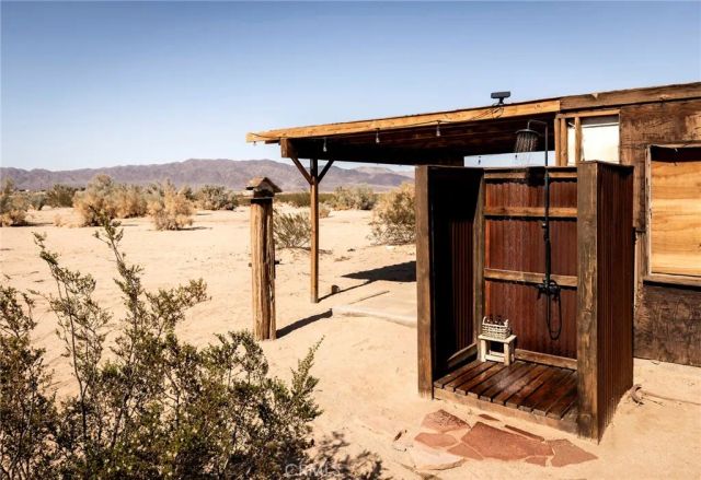 80322 Mesa Drive, 29 Palms, CA 92277