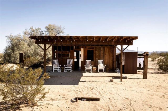 80322 Mesa Drive, 29 Palms, CA 92277