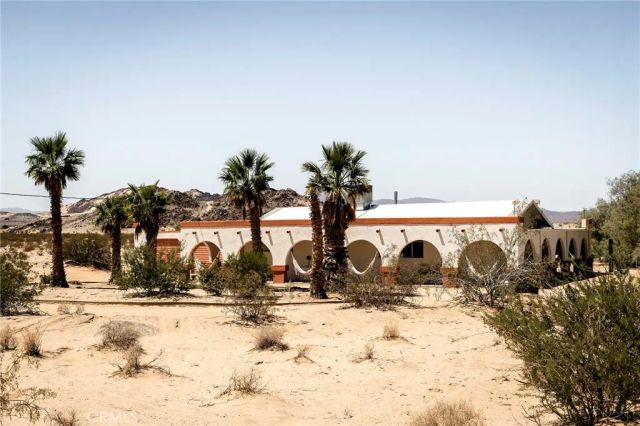 80322 Mesa Drive, 29 Palms, CA 92277