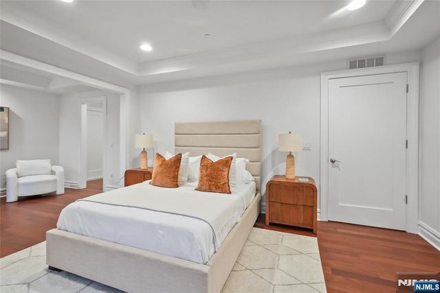 22 Oxford Landing, Weehawken, NJ 07086