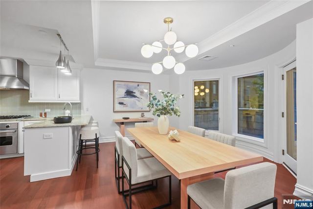 22 Oxford Landing, Weehawken, NJ 07086