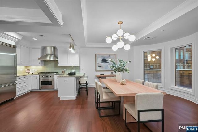 22 Oxford Landing, Weehawken, NJ 07086