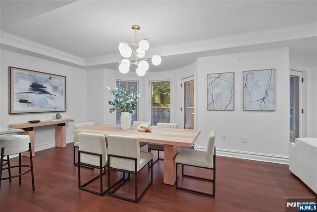 22 Oxford Landing, Weehawken, NJ 07086