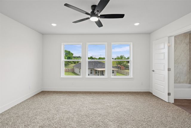 702 Perkins Court, Granbury, TX 76048
