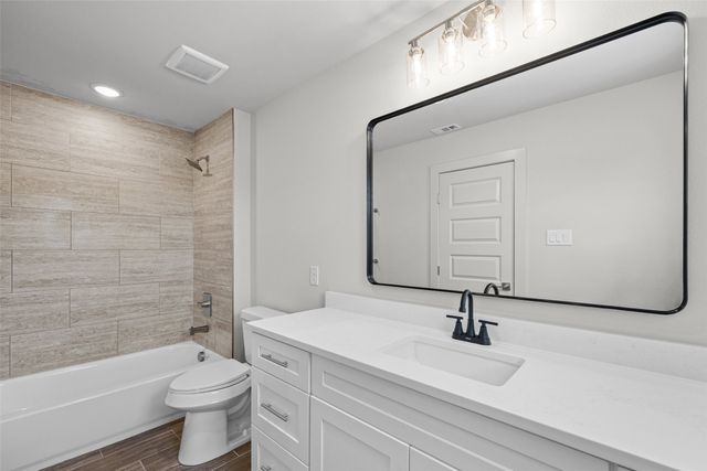 702 Perkins Court, Granbury, TX 76048