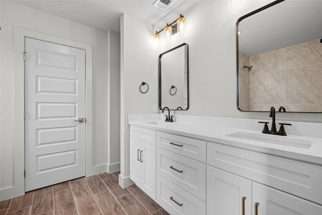 702 Perkins Court, Granbury, TX 76048