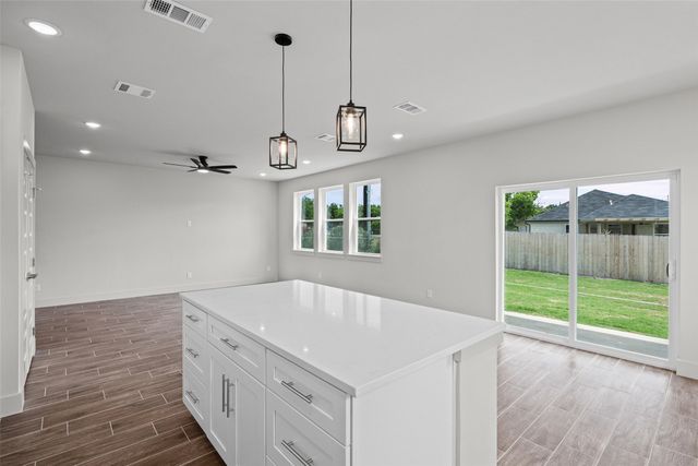 702 Perkins Court, Granbury, TX 76048