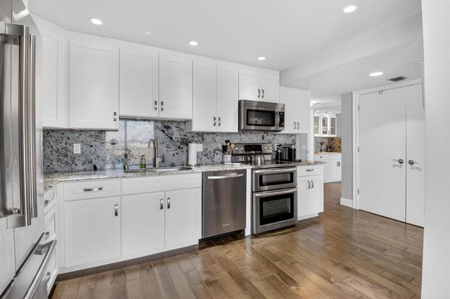 7802 Lakeside Boulevard 725, Boca Raton, FL 33434