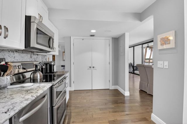 7802 Lakeside Boulevard 725, Boca Raton, FL 33434