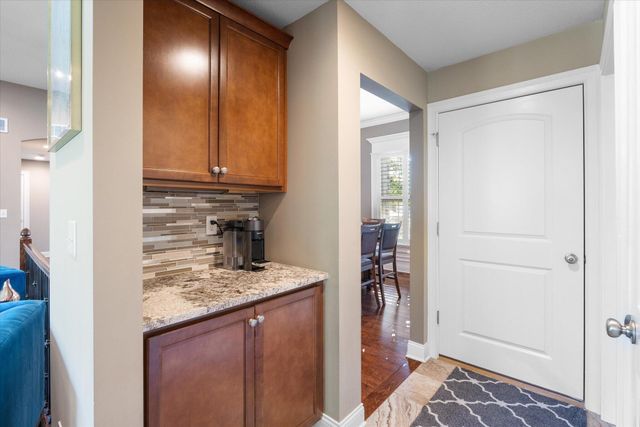 1710 SWIFT CT, Columbia, MO 65203