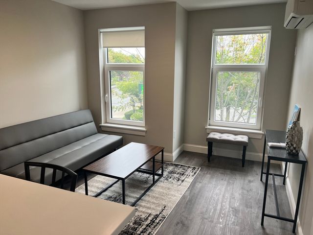 882 Massachuetts Ave 3B, Arlington, MA 02476