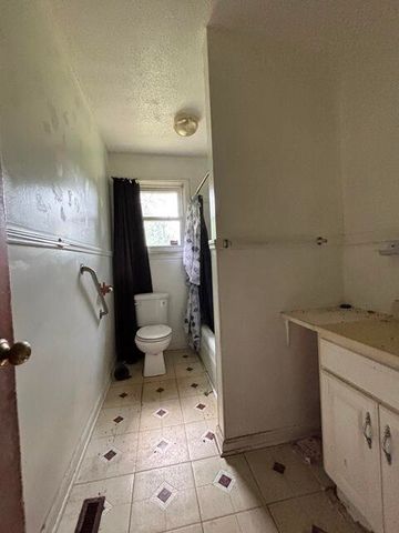 132 Franklin Street, Walterboro, SC 29488