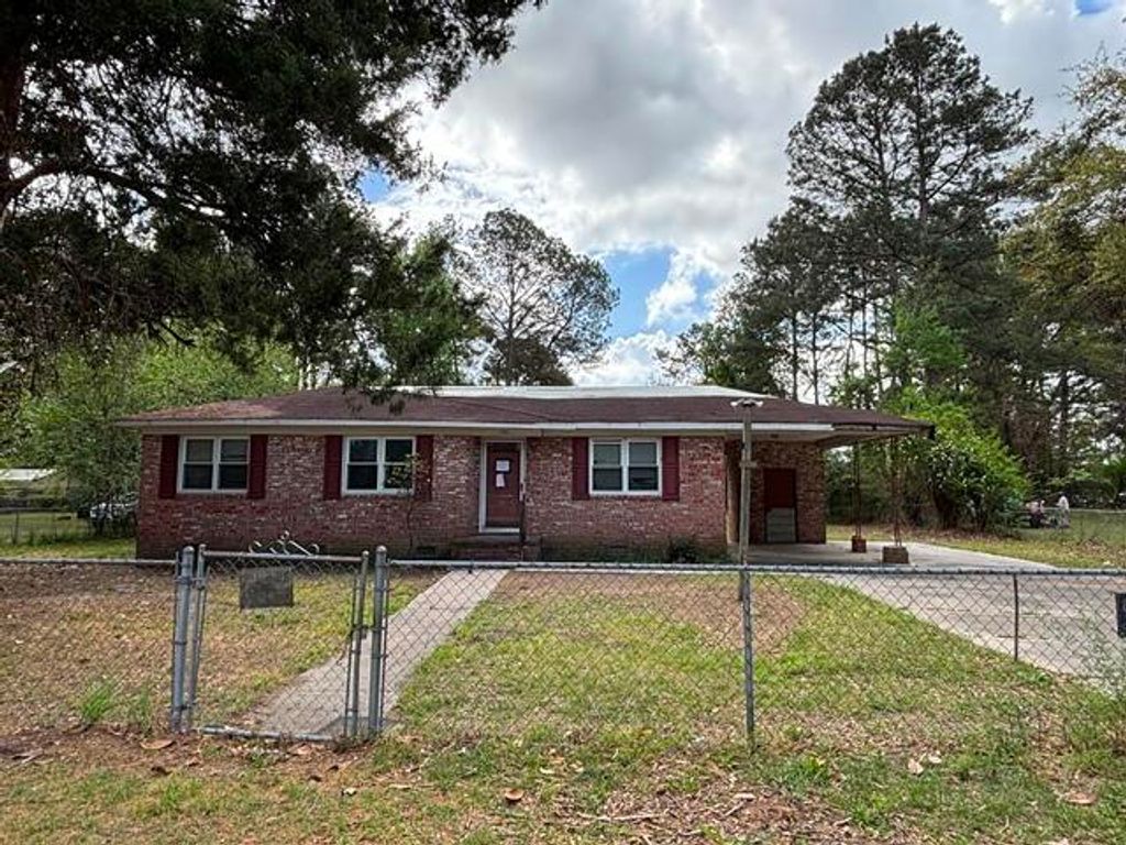 132 Franklin Street, Walterboro, SC 29488