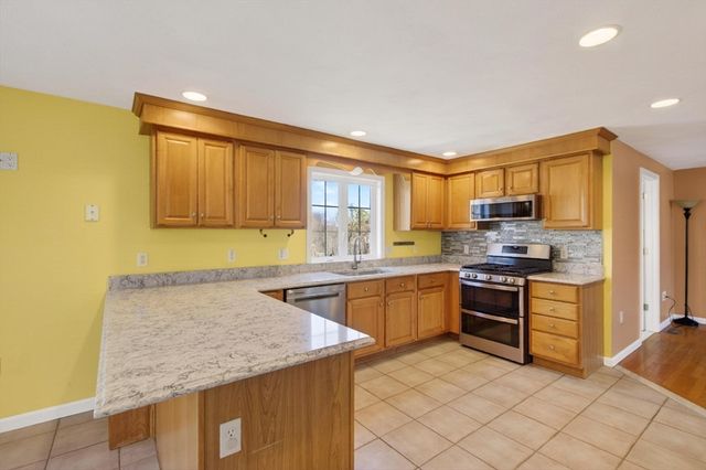 96 Derry Road, Methuen, MA 01844