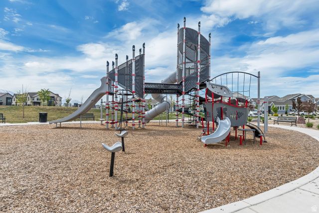 10027 N FEATHERSTONE DR, Highland, UT 84003