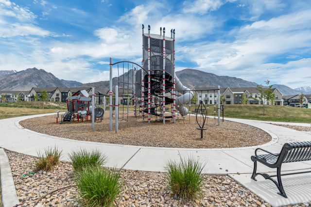10027 N FEATHERSTONE DR, Highland, UT 84003