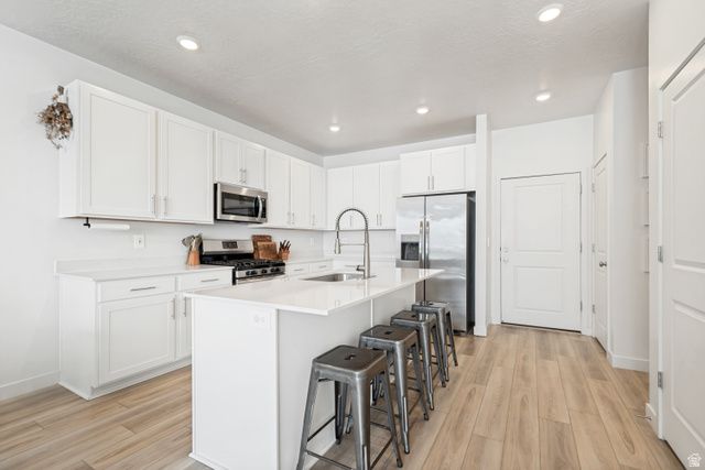 10027 N FEATHERSTONE DR, Highland, UT 84003