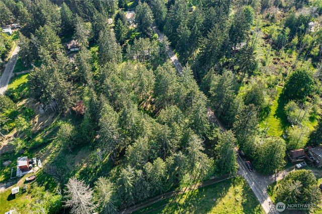907 E Madrona Boulevard NW, Lakebay, WA 98349