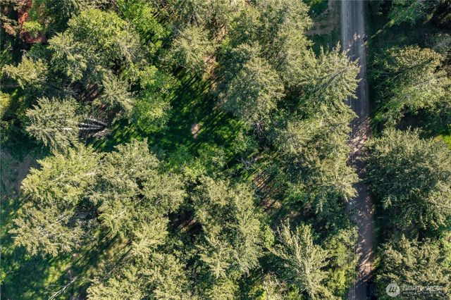 907 E Madrona Boulevard NW, Lakebay, WA 98349
