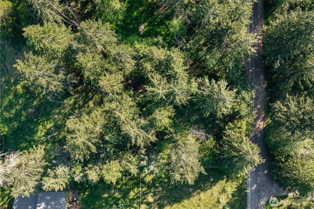 907 E Madrona Boulevard NW, Lakebay, WA 98349