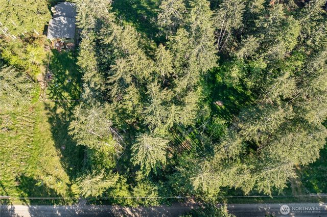 907 E Madrona Boulevard NW, Lakebay, WA 98349