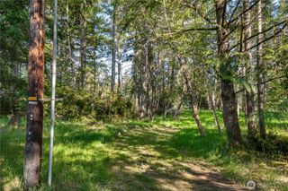 907 E Madrona Boulevard NW, Lakebay, WA 98349