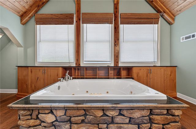 8379 Chestnut Drive, Rogers, AR 72756