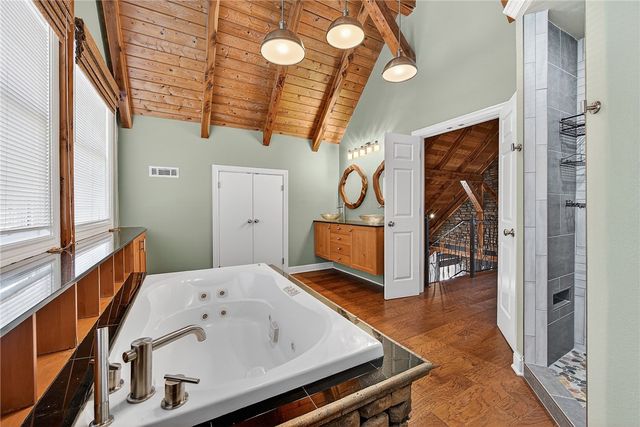 8379 Chestnut Drive, Rogers, AR 72756