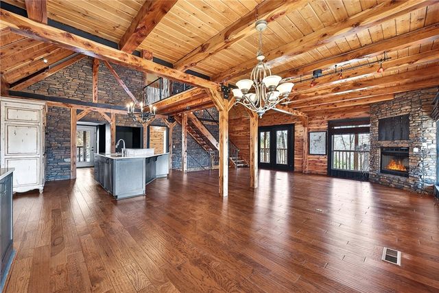 8379 Chestnut Drive, Rogers, AR 72756