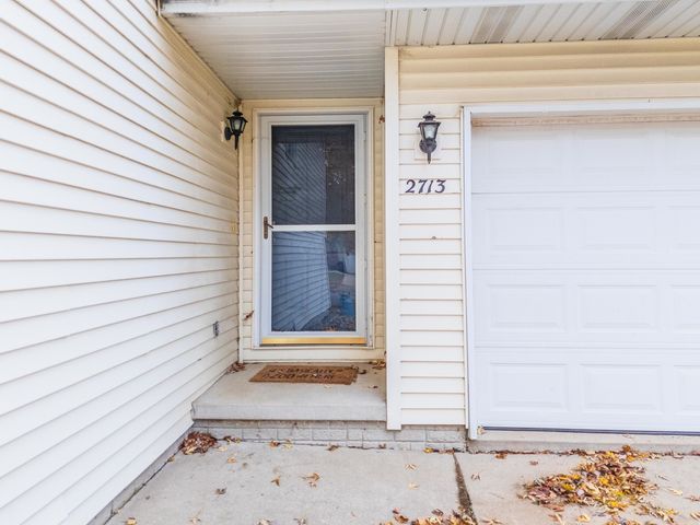 2713 Essington Street, Bloomington, IL 61705