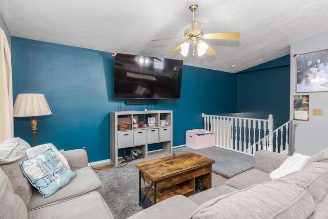 2713 Essington Street, Bloomington, IL 61705