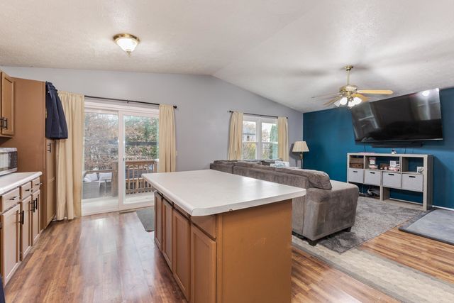 2713 Essington Street, Bloomington, IL 61705