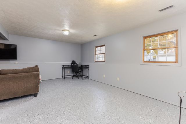 2713 Essington Street, Bloomington, IL 61705