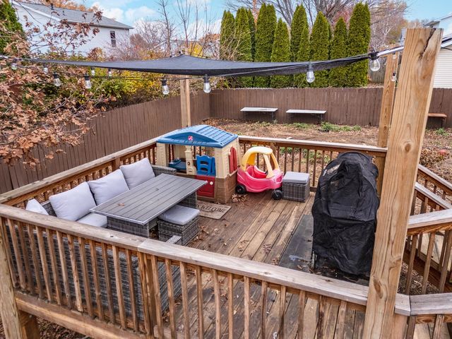 2713 Essington Street, Bloomington, IL 61705