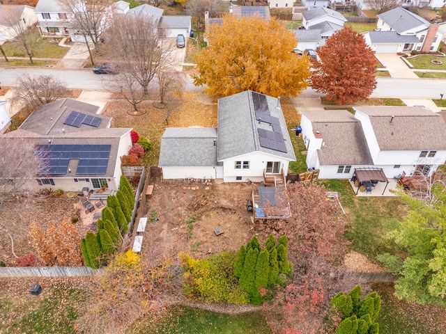 2713 Essington Street, Bloomington, IL 61705