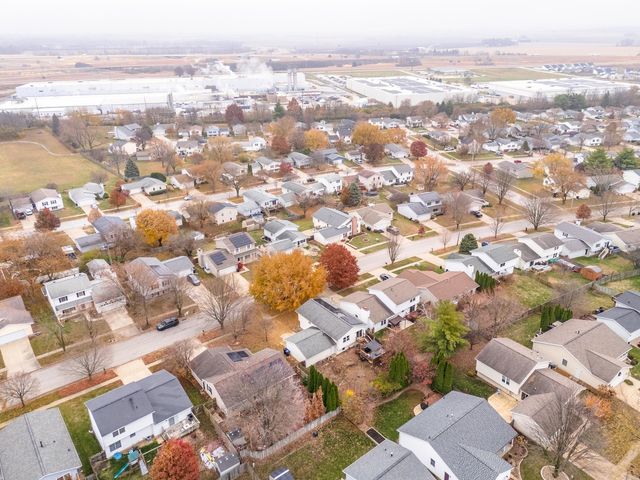 2713 Essington Street, Bloomington, IL 61705