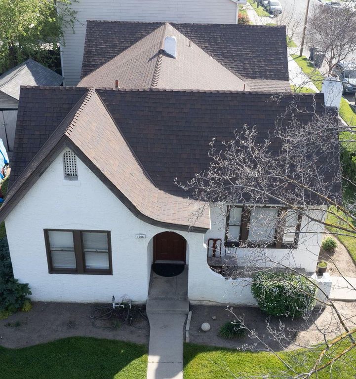 Image 18 of property listing at 1008 N Broadway Street, Fresno, CA 93728