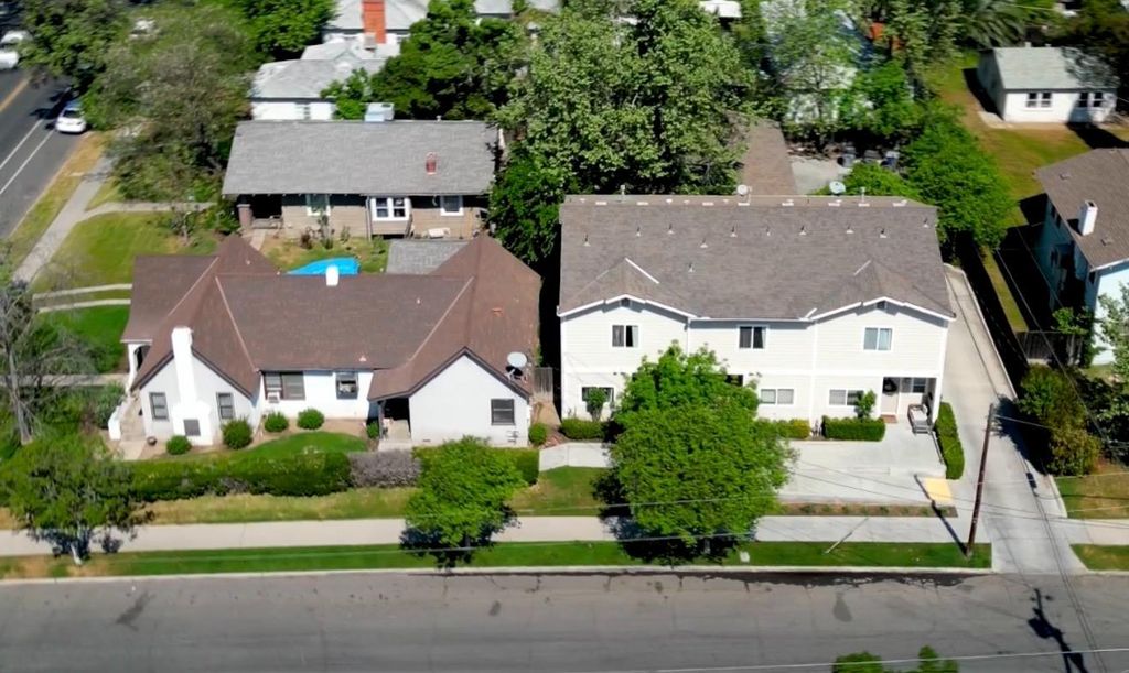 Image 5 of property listing at 1008 N Broadway Street, Fresno, CA 93728