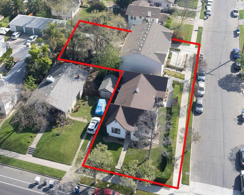 Image 7 of property listing at 1008 N Broadway Street, Fresno, CA 93728