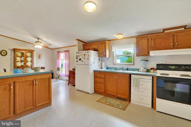 126 GATESHEAD DR, Stewartstown, PA 17363